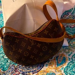 Louis Vuitton Pochette Croissant